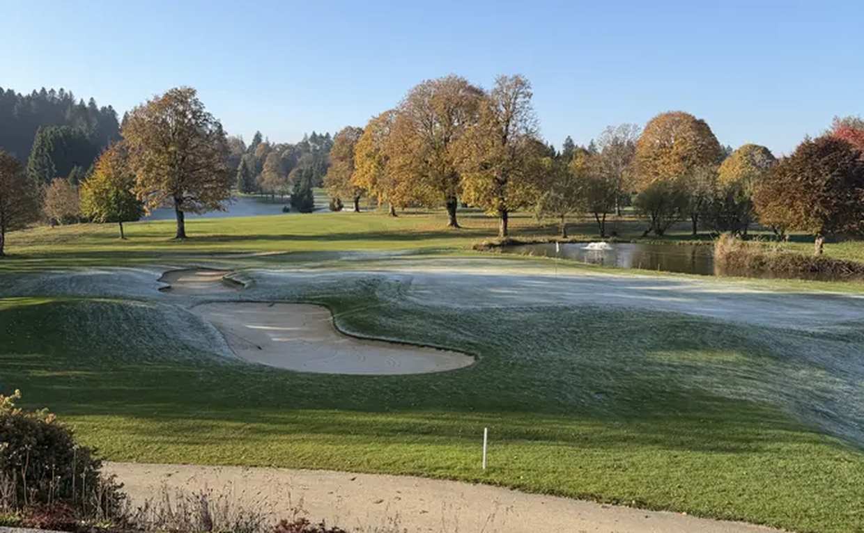 Golfplatz mit Bunker — Golfunterricht in der Region Luzern