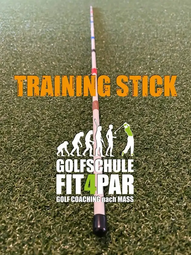 FIT4PAR Training Stick mit farbigen Markierungen, längs auf dem Kunstrasen liegend — Deine Hilfe für Ausrichtung und Schwungebene